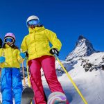 neige-famille-ski-adobestock-126915300-min