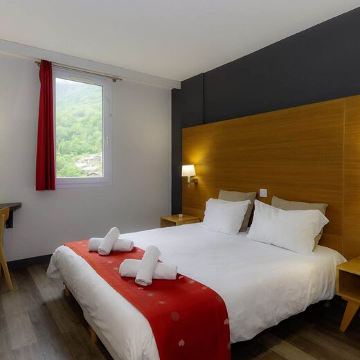 Chambre double village vacances de Marc Ariège