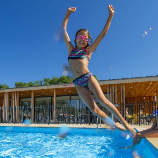 Piscine village de vacances Les Lambrilles Ariège