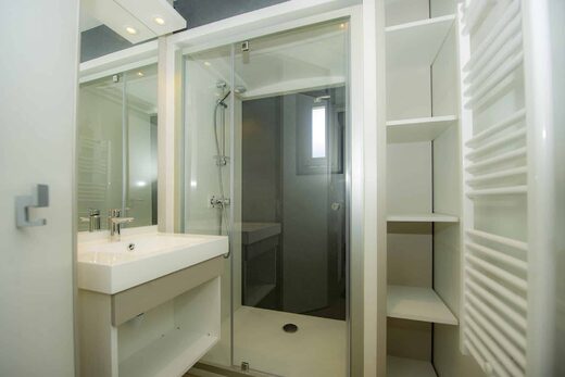 Salle de bain chalet village de vacances Les lambrilles Ariège