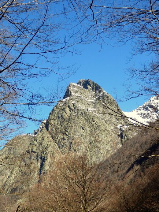 Escalade en Ariège : découvrez les meilleurs spots et via ferrata des Pyrénées