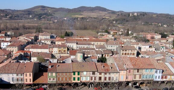 Mirepoix, bastide médiévale : visite, charme et bonnes adresses au cœur de l’Ariège