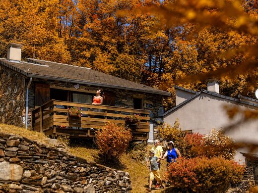 Ariège en automne : les plus beaux spots photos et randonnées saisonnières